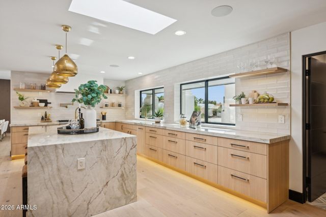 10874 E PALOMINO Road, Scottsdale, AZ 85259