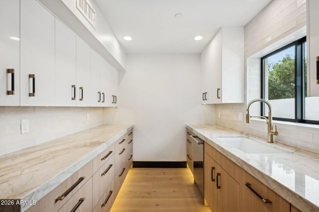 10874 E PALOMINO Road, Scottsdale, AZ 85259