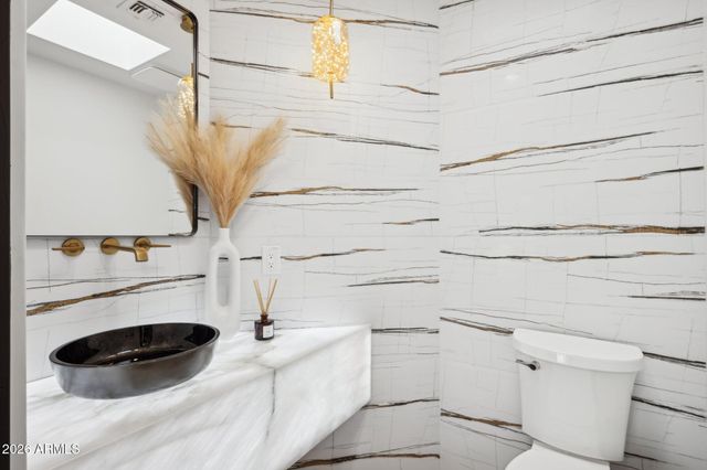 10874 E PALOMINO Road, Scottsdale, AZ 85259