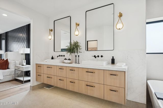 10874 E PALOMINO Road, Scottsdale, AZ 85259