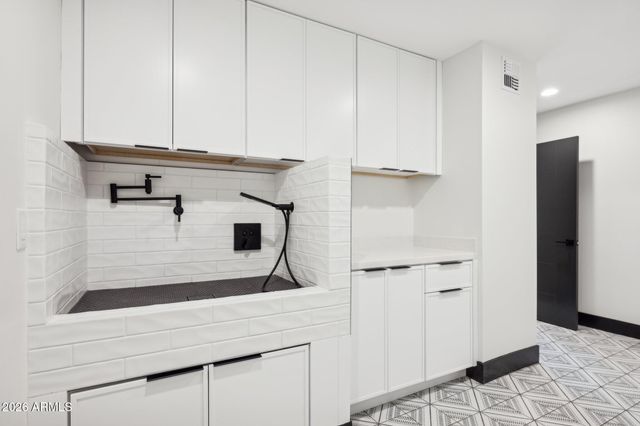 10874 E PALOMINO Road, Scottsdale, AZ 85259