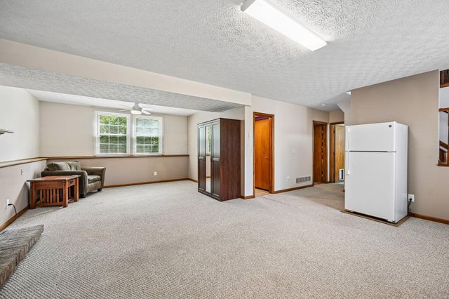 3647 Seattle Slew Drive, Columbus, OH 43221