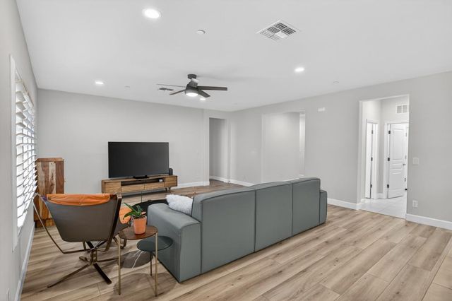 7605 Ferrell Way, Elk Grove, CA 95757