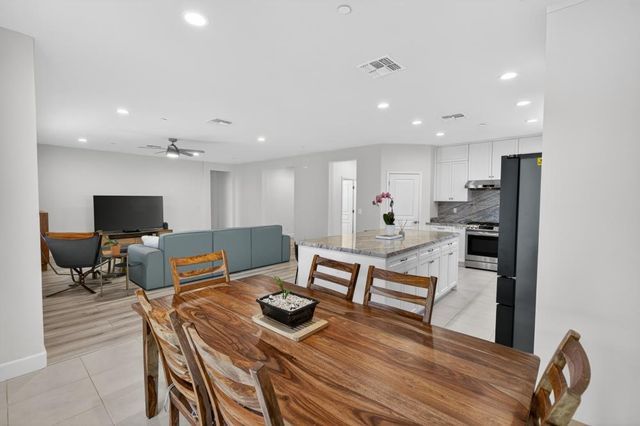 7605 Ferrell Way, Elk Grove, CA 95757