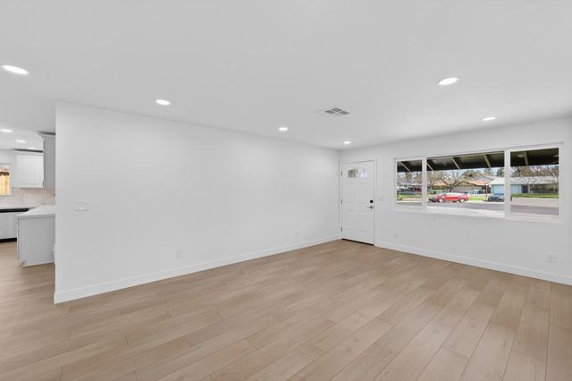 7217 Maxwell, North Highlands, CA 95660