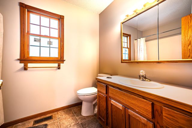 1259 Pecanwood Rd, Goddard, KS 67052