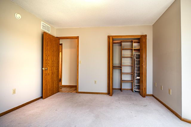 1259 Pecanwood Rd, Goddard, KS 67052