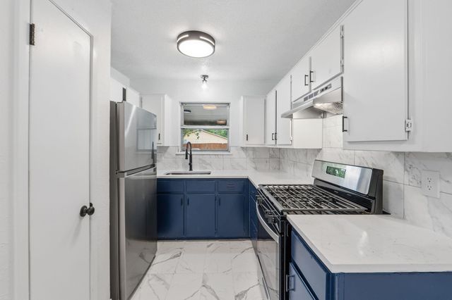 8203 Colony Loop DR, Austin, TX 78724