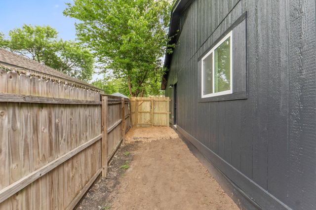 8203 Colony Loop DR, Austin, TX 78724