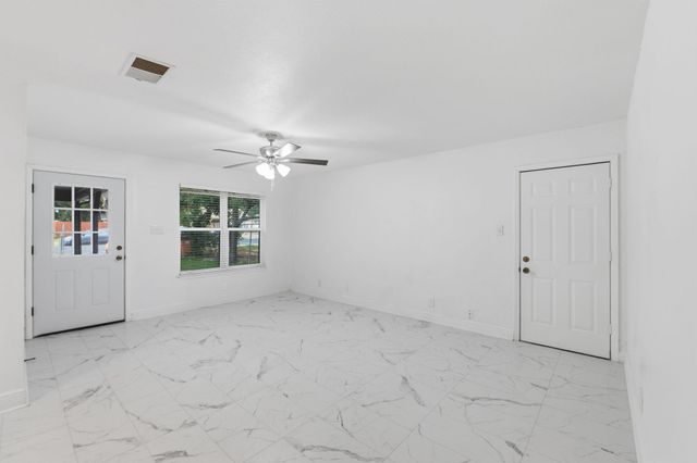 8203 Colony Loop DR, Austin, TX 78724