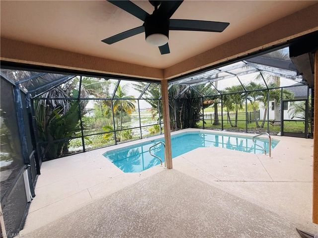 827 SW 24th ST, Cape Coral, FL 33991