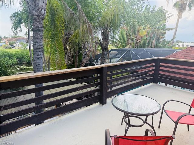 827 SW 24th ST, Cape Coral, FL 33991