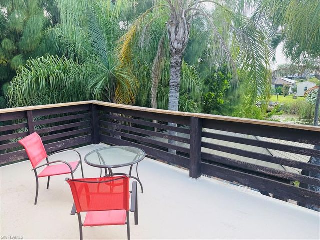 827 SW 24th ST, Cape Coral, FL 33991