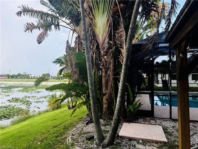 827 SW 24th ST, Cape Coral, FL 33991