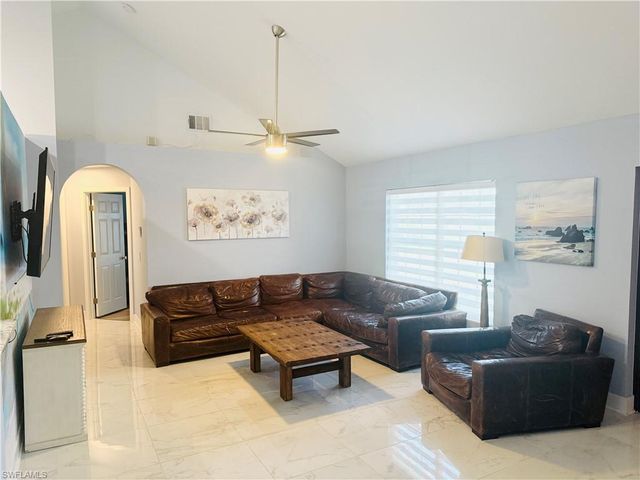 827 SW 24th ST, Cape Coral, FL 33991