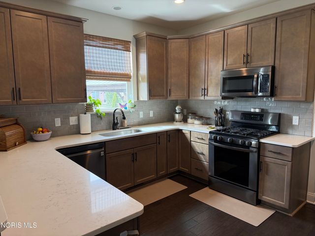 14837 Saddle Horn Drive, Perrysburg, OH 43551