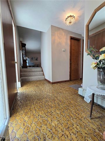 6745 Westview Drive, Brecksville, OH 44141