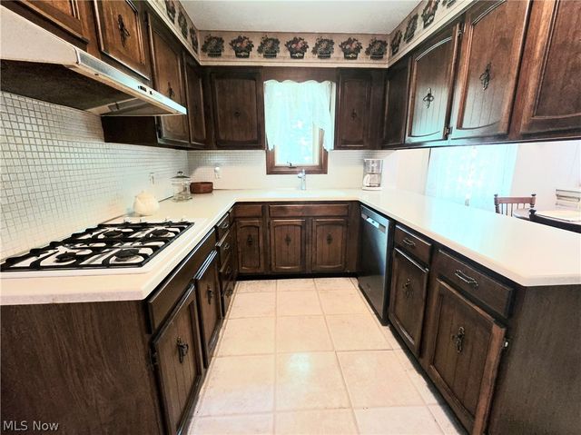 6745 Westview Drive, Brecksville, OH 44141