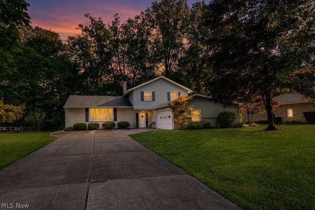 6745 Westview Drive, Brecksville, OH 44141