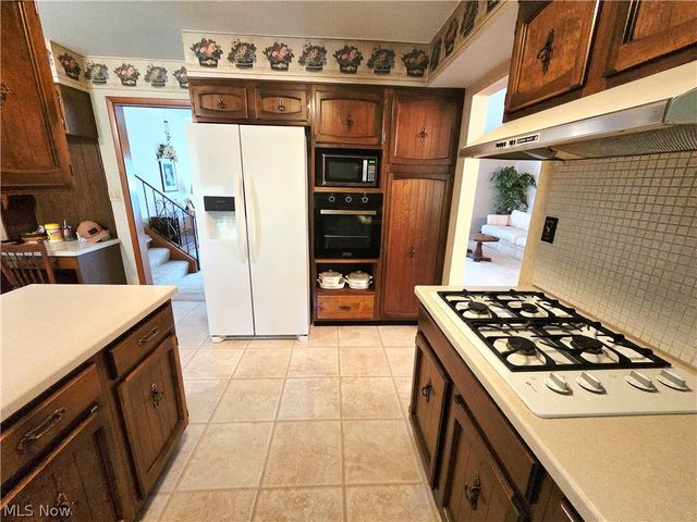 6745 Westview Drive, Brecksville, OH 44141
