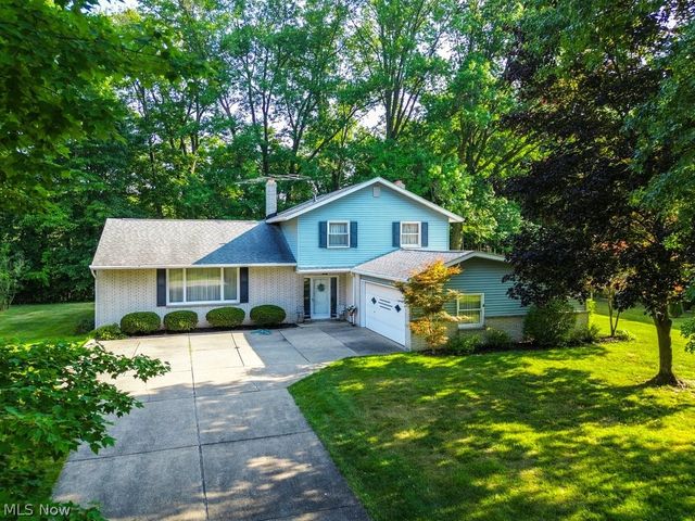 6745 Westview Drive, Brecksville, OH 44141