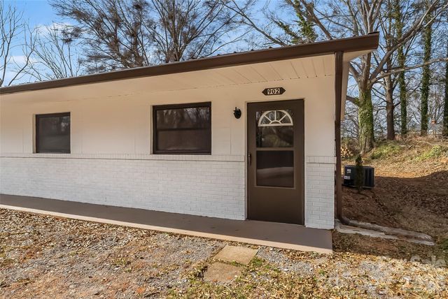 902 & 904 8th Avenue SW, Conover, NC 28613