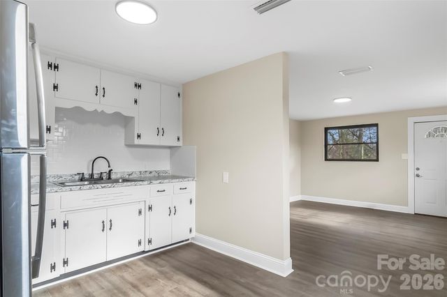 902 & 904 8th Avenue SW, Conover, NC 28613