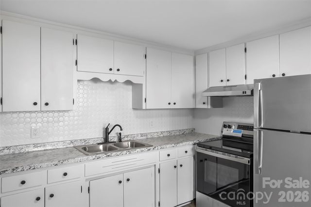 902 & 904 8th Avenue SW, Conover, NC 28613