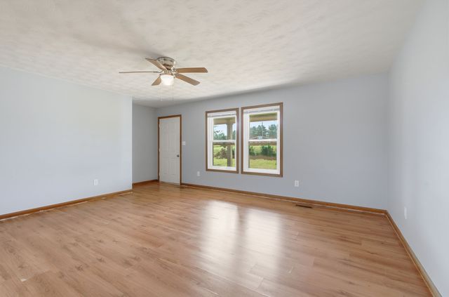 3520 31E Hwy, Bethpage, TN 37022