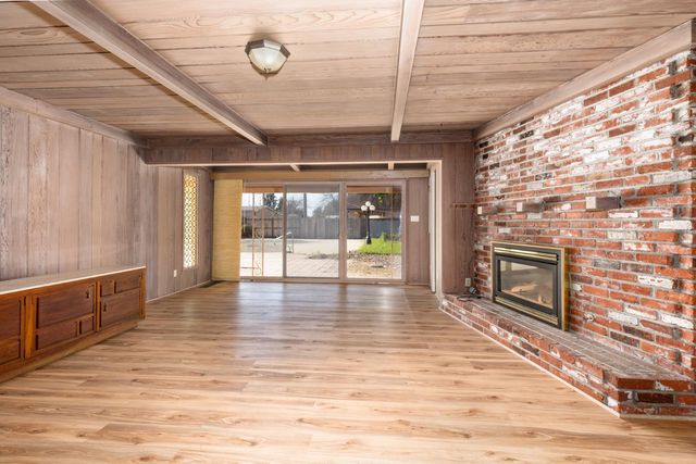 805 Lyon Avenue, Sanger, CA 93657