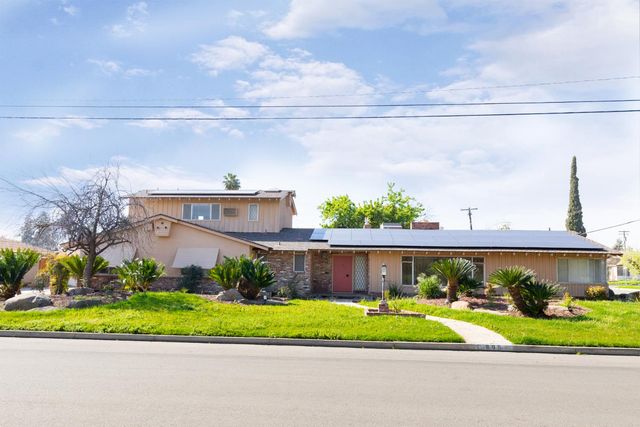 805 Lyon Avenue, Sanger, CA 93657