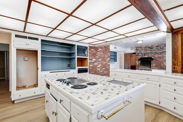 805 Lyon Avenue, Sanger, CA 93657