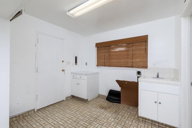 805 Lyon Avenue, Sanger, CA 93657