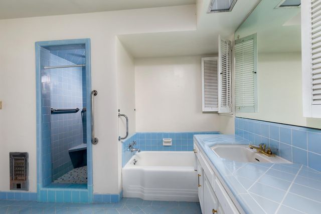 805 Lyon Avenue, Sanger, CA 93657