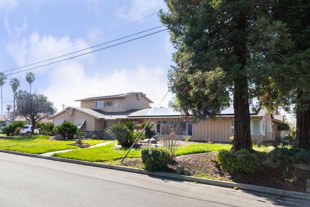 805 Lyon Avenue, Sanger, CA 93657