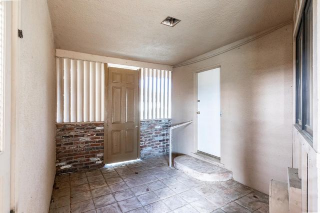 805 Lyon Avenue, Sanger, CA 93657