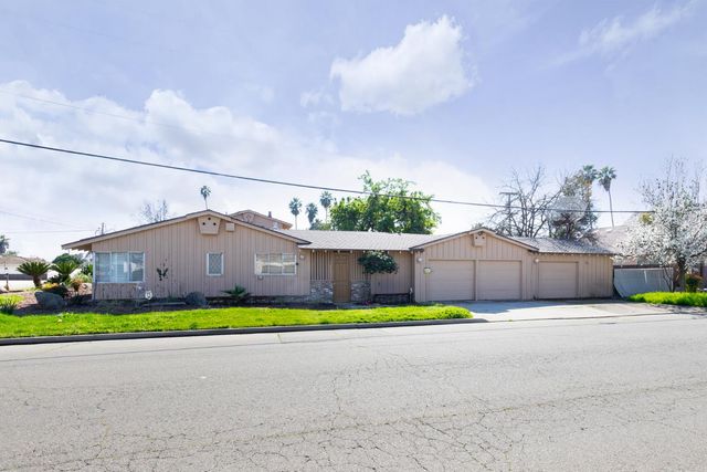 805 Lyon Avenue, Sanger, CA 93657