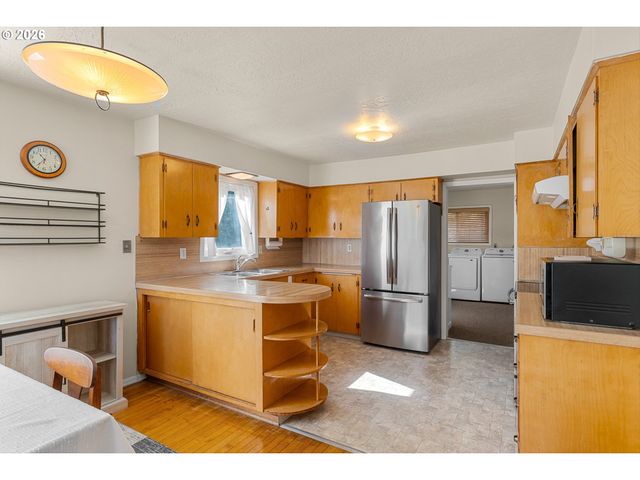 710 11TH St, Oregon City, OR 97045