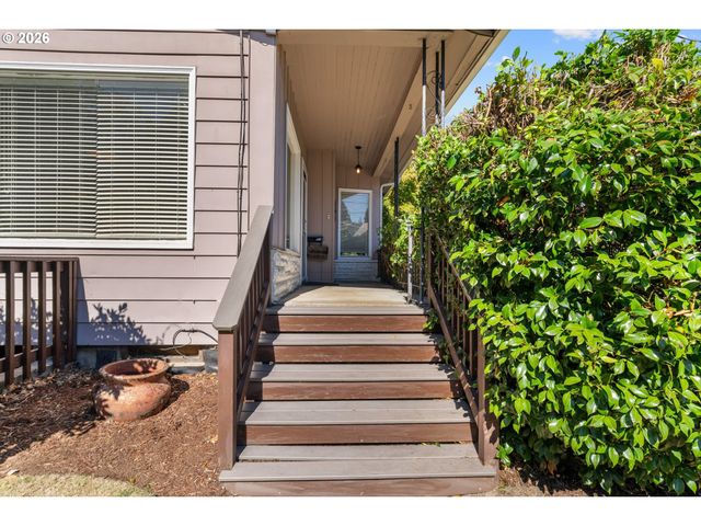710 11TH St, Oregon City, OR 97045