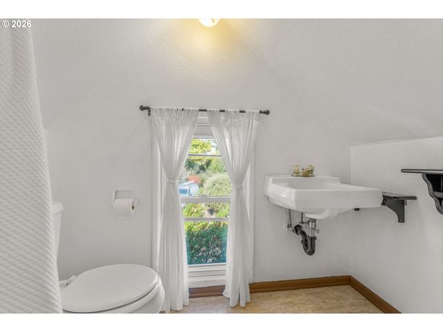 710 11TH St, Oregon City, OR 97045