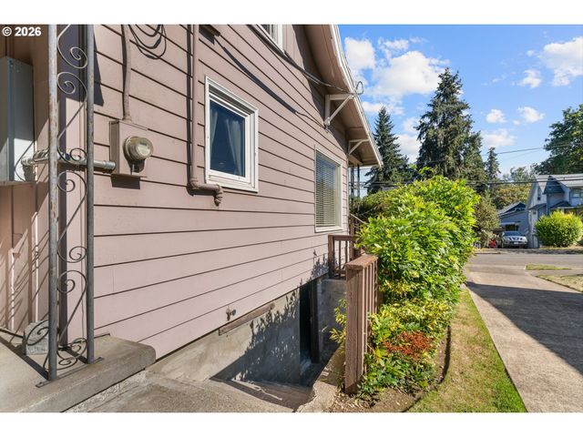 710 11TH St, Oregon City, OR 97045
