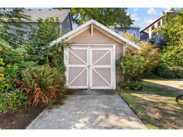 710 11TH St, Oregon City, OR 97045