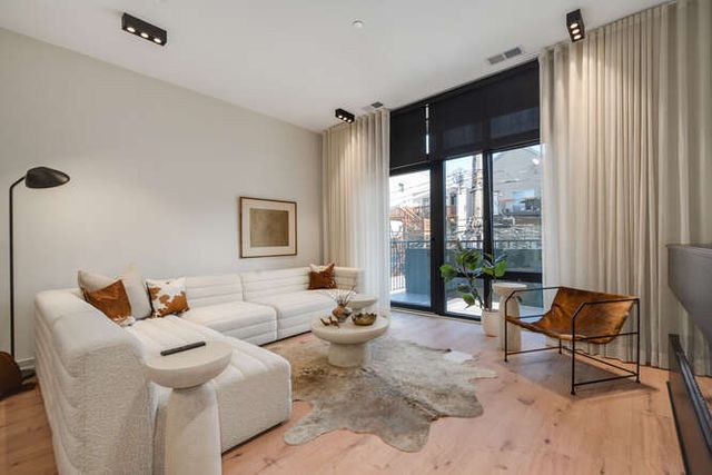 1257 N ASHLAND Avenue 504, Chicago, IL 60622