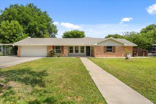 801 Donlee Road, Lancaster, TX 75134