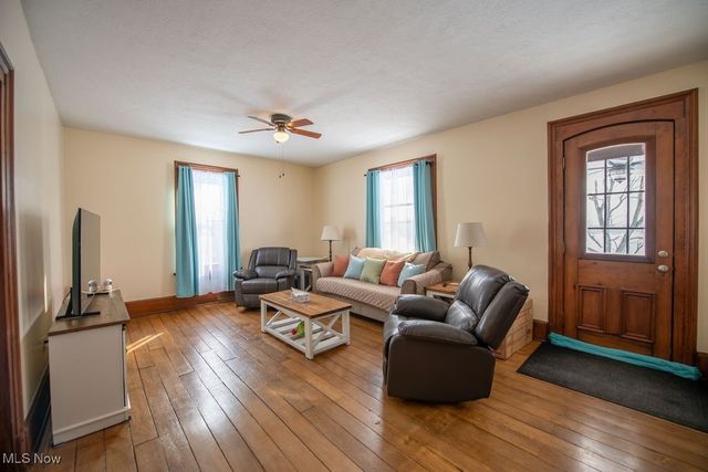 309 Donahey Avenue NE, New Philadelphia, OH 44663