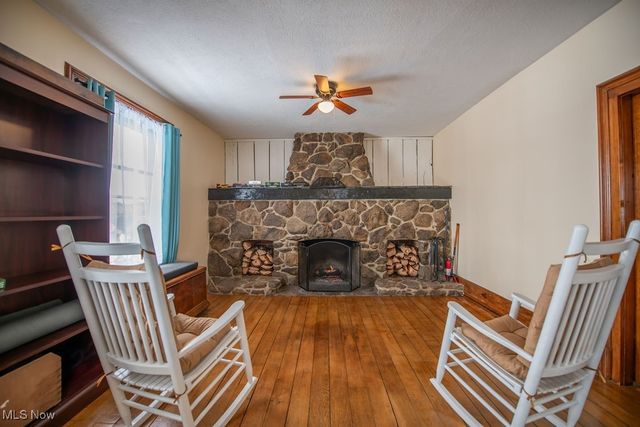 309 Donahey Avenue NE, New Philadelphia, OH 44663