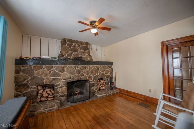 309 Donahey Avenue NE, New Philadelphia, OH 44663