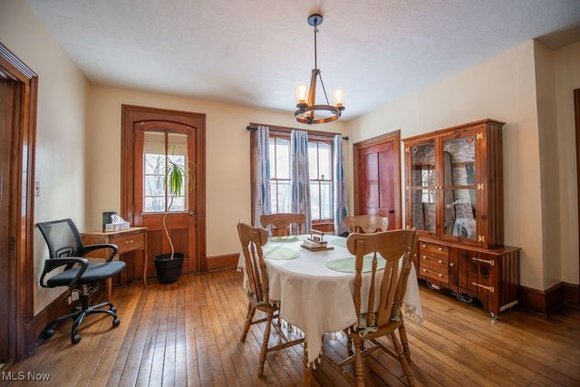 309 Donahey Avenue NE, New Philadelphia, OH 44663