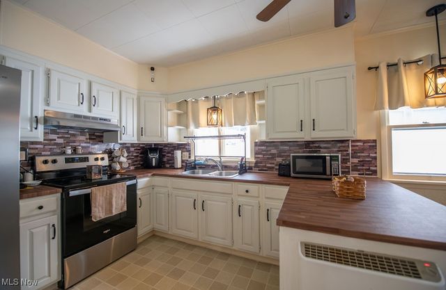 309 Donahey Avenue NE, New Philadelphia, OH 44663