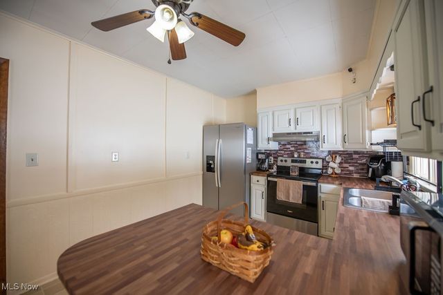 309 Donahey Avenue NE, New Philadelphia, OH 44663